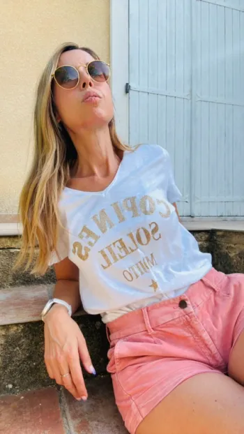Tee-shirt coton avec inscription dorées pailletées