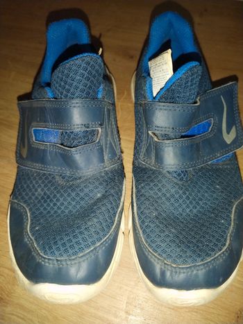 Baskets taille 34.