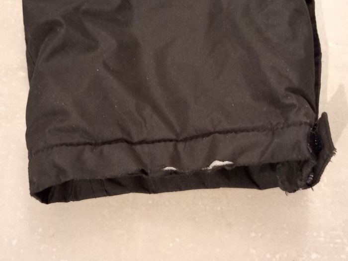 Très belle salopette de ski 5 ans chaude et imperméable noire - photo numéro 8