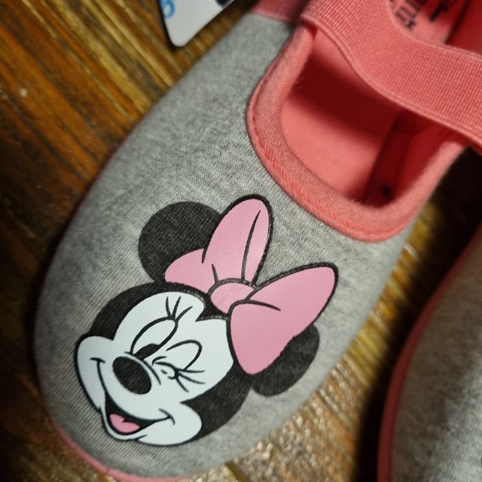 chaussons Disney MINNIE taille 32 - NEUF - photo numéro 2