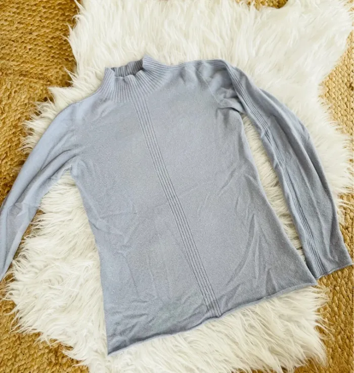 Petit pull bleu ciel