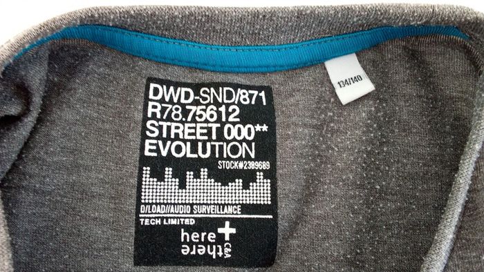 T-shirt C&A 10 ans - photo numéro 4