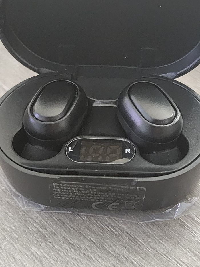 Écouteurs Bluetooth TWS A6S avec écran LED – Neufs