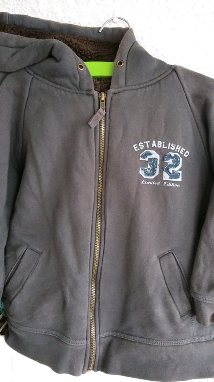 Sweat gris - photo numéro 3