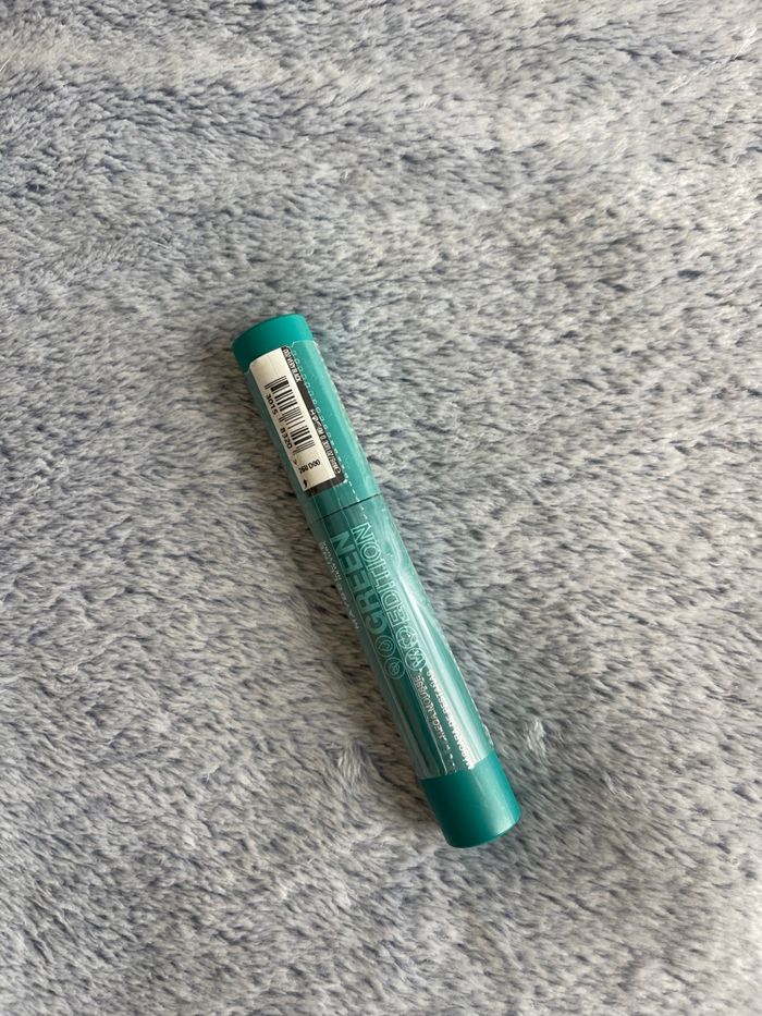 Mascara méga mousse green édition noir maybelline