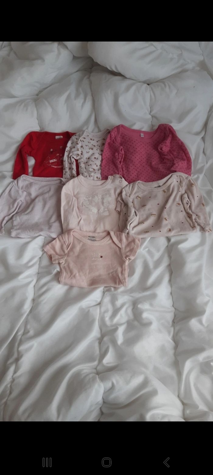 Lot 7 bodies bébé fille 3 mois