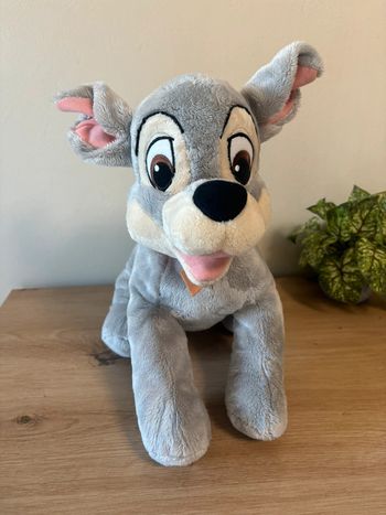 Doudou peluche chien gris collier la belle et le clochard Disney simba toys