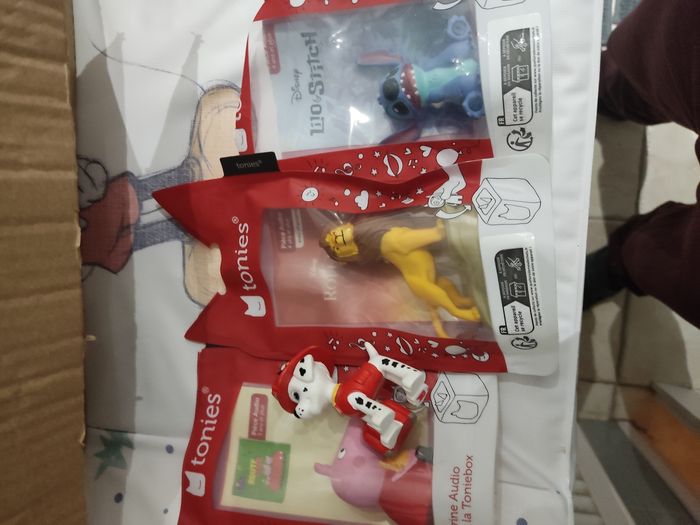 Lot 4 tonies réservé