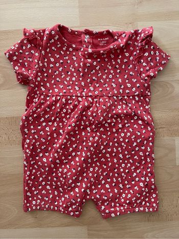 Combinaison-short kiabi rouge 18mois TBE