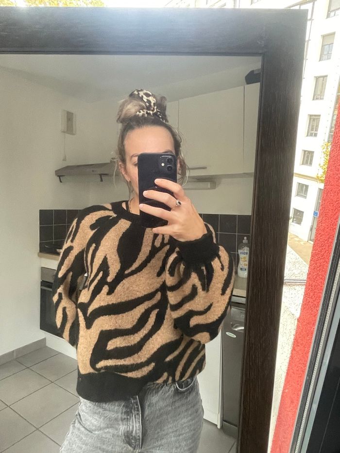 Pull à motif marron / noir