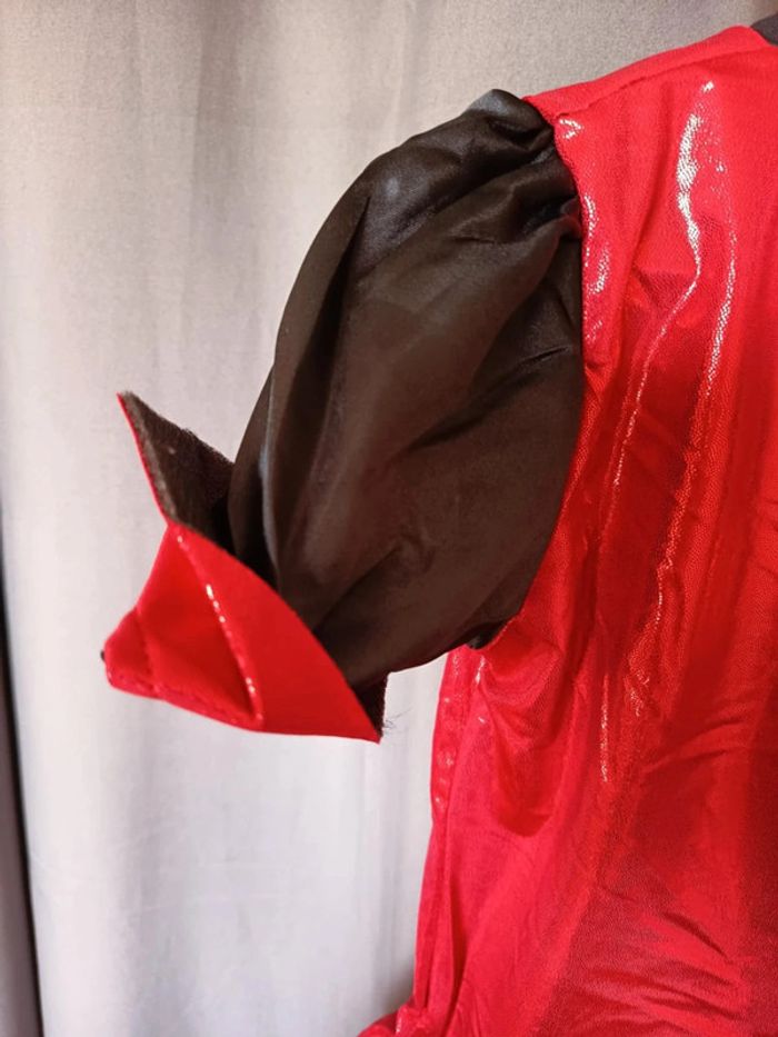 Costume enfant . Diablesse. les dimensions. Car je trouve bizarre la taille qu'ils mettent - photo numéro 8