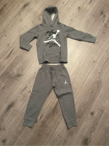 Jordan - ensemble sweat à capuche + pantalon jogging 5/6 ans