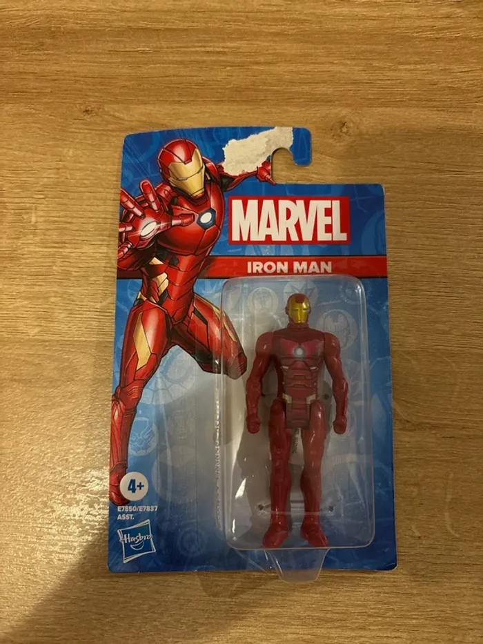 Figurine iron man