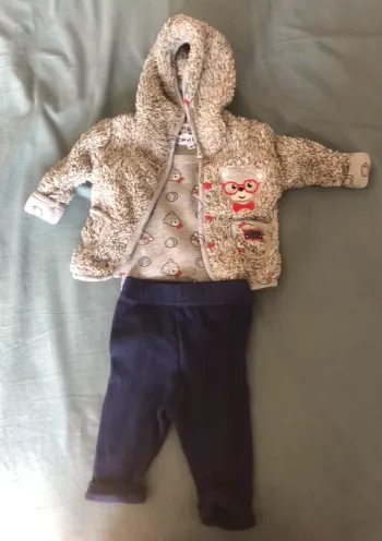 Ensemble 3 pièces Body / pantalon / gilet 1 mois