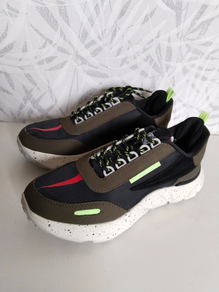 baskets sneakers FILA cuir homme neuves P 43