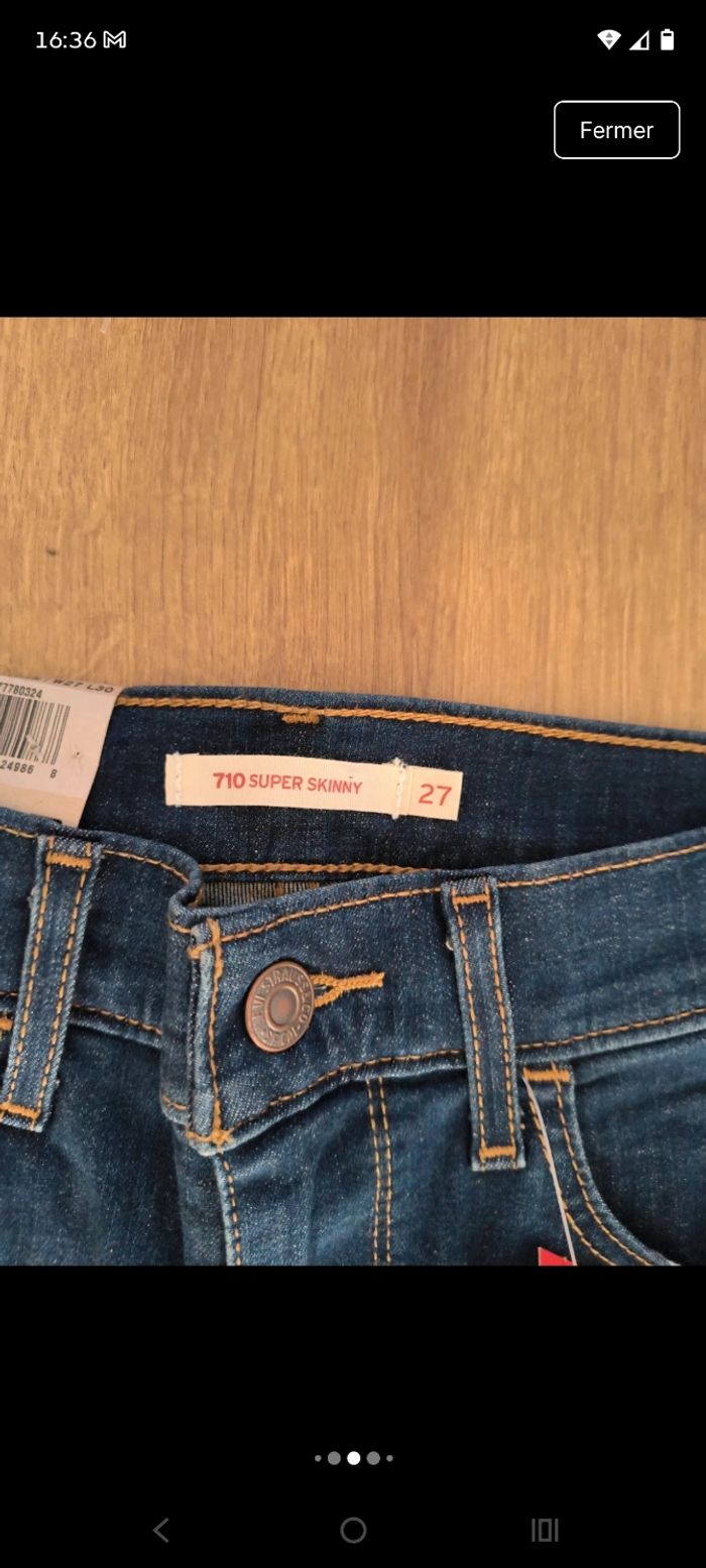 Jean Levi's 711 Skinny - État Neuf - taille w27 L30 - photo numéro 4