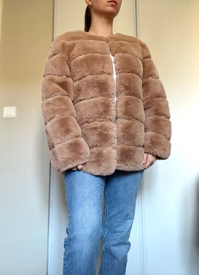 Manteau fausse fourrure - photo numéro 2