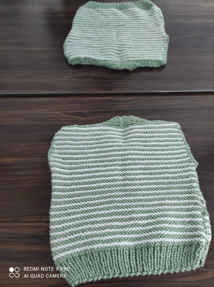 Pull sans manche fait main - photo numéro 2