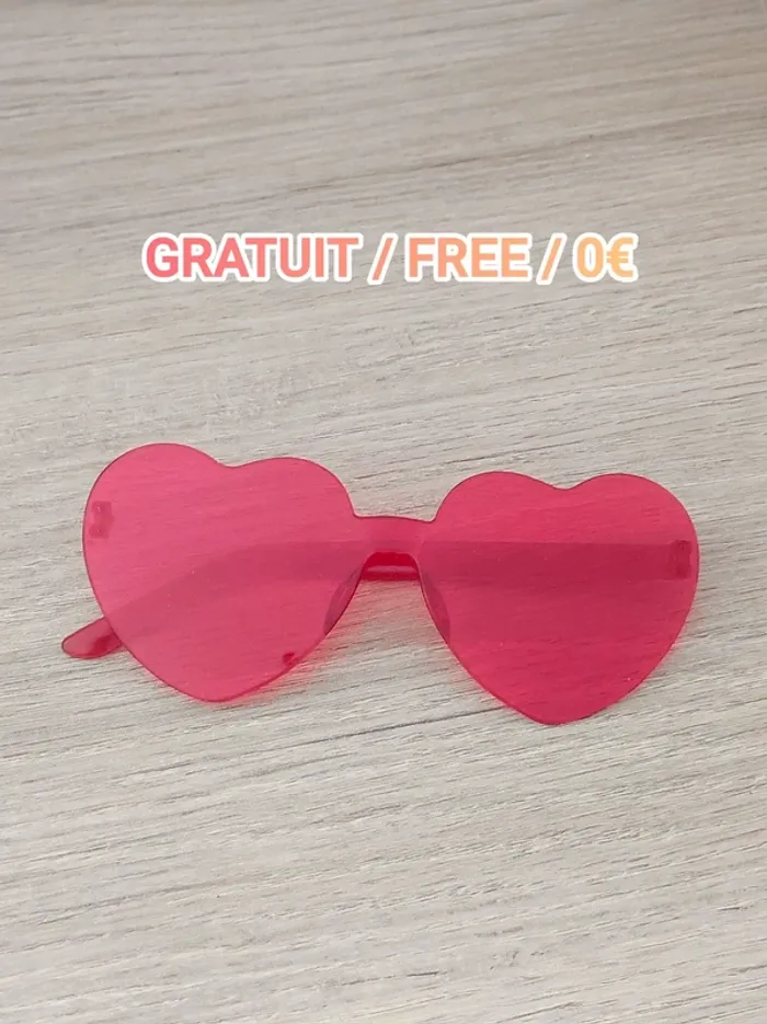 Lunette de soleil coeur rouge - Gratuit / Free