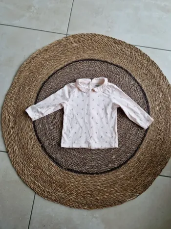 Joli haut col claudine motifs cerises Kiabi taille 12 mois