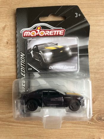 Miniature majorette Chevrolet Camaro limited edition 1/64