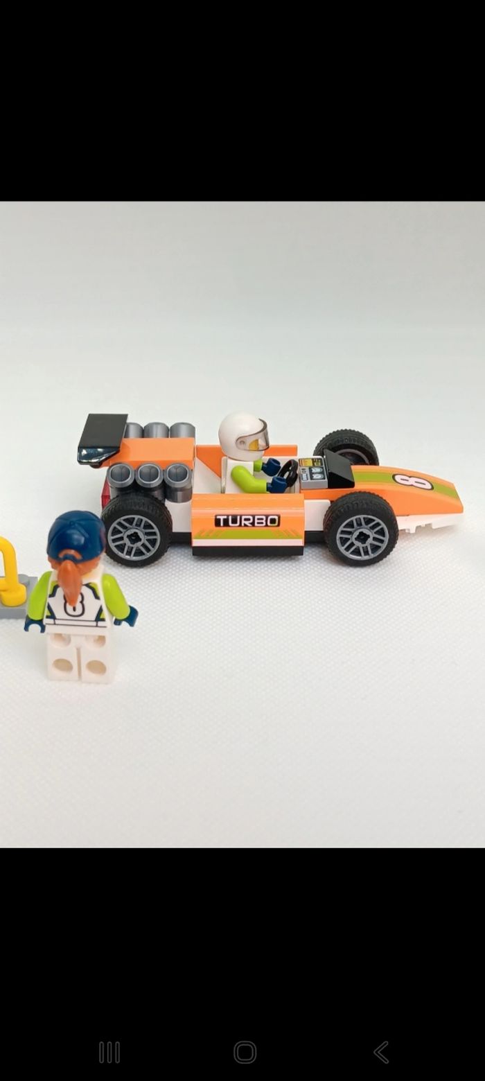 LEGO city 60322 Great Vehicles La Voiture de Course Formule 1
Complet - photo numéro 4
