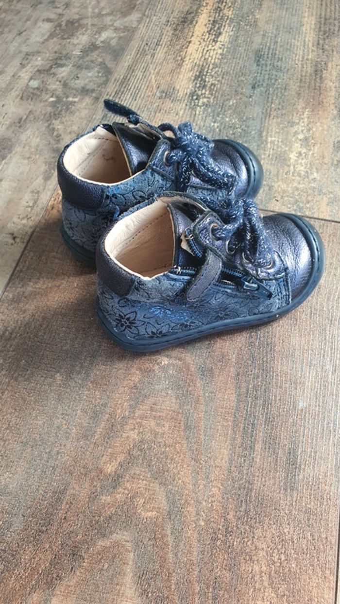 Très belle paire de chaussures bopy taille 18 en très bon état - photo numéro 2