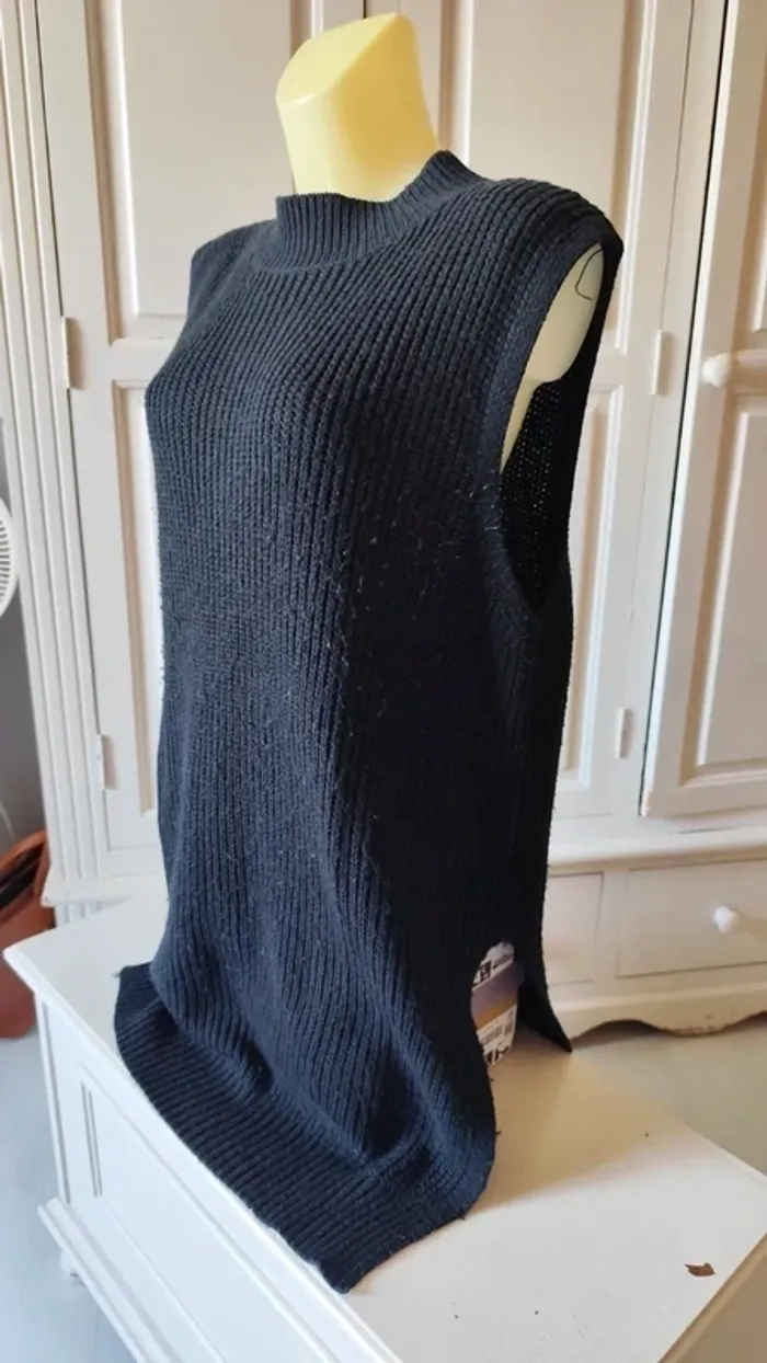 Pull/tunique longue sans manches ras de cou T42