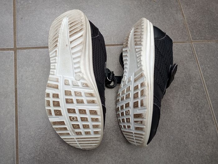 Baskets noires semelles blanches Tex 28 - photo numéro 3