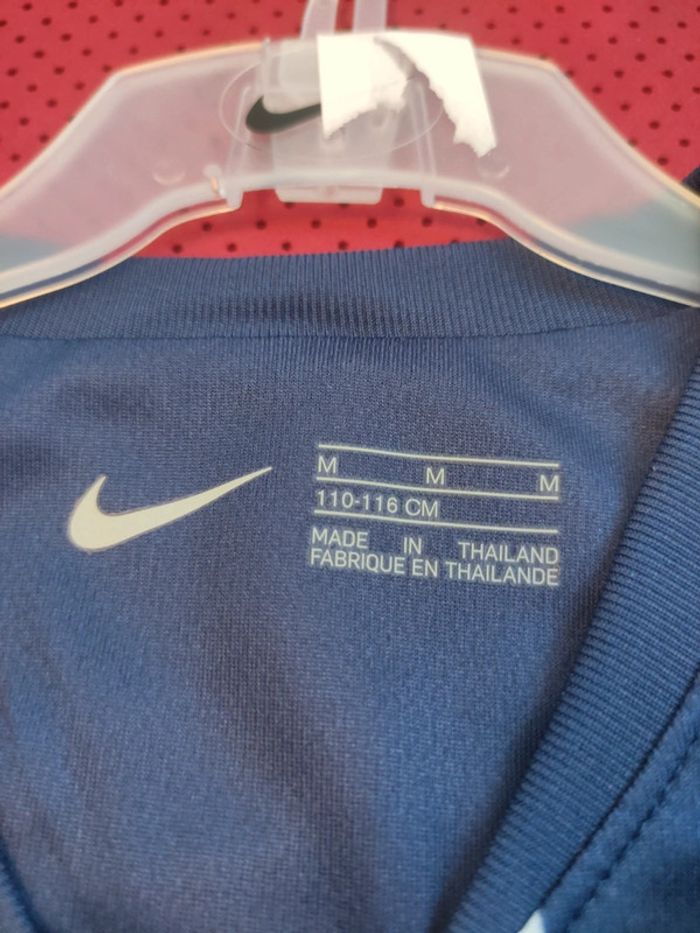 Tenue de foot PSG, Nike Authentique Officiel taille enfant 5/6 ans, Neuf - photo numéro 6