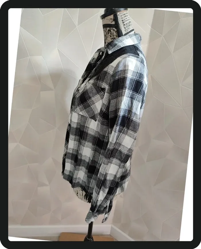 Chemise noire et blanche - photo numéro 3