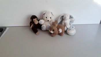 Lot de 4 peluches lapins, ours et singe