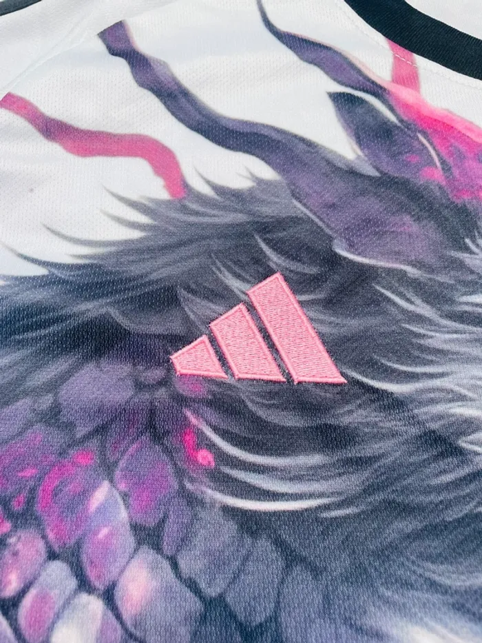Maillot concept foot Japon blanc rose dragon taille M - photo numéro 5