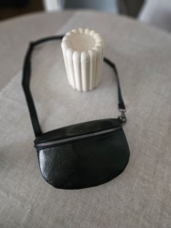 Sac banane noir irisé brillant neuf 