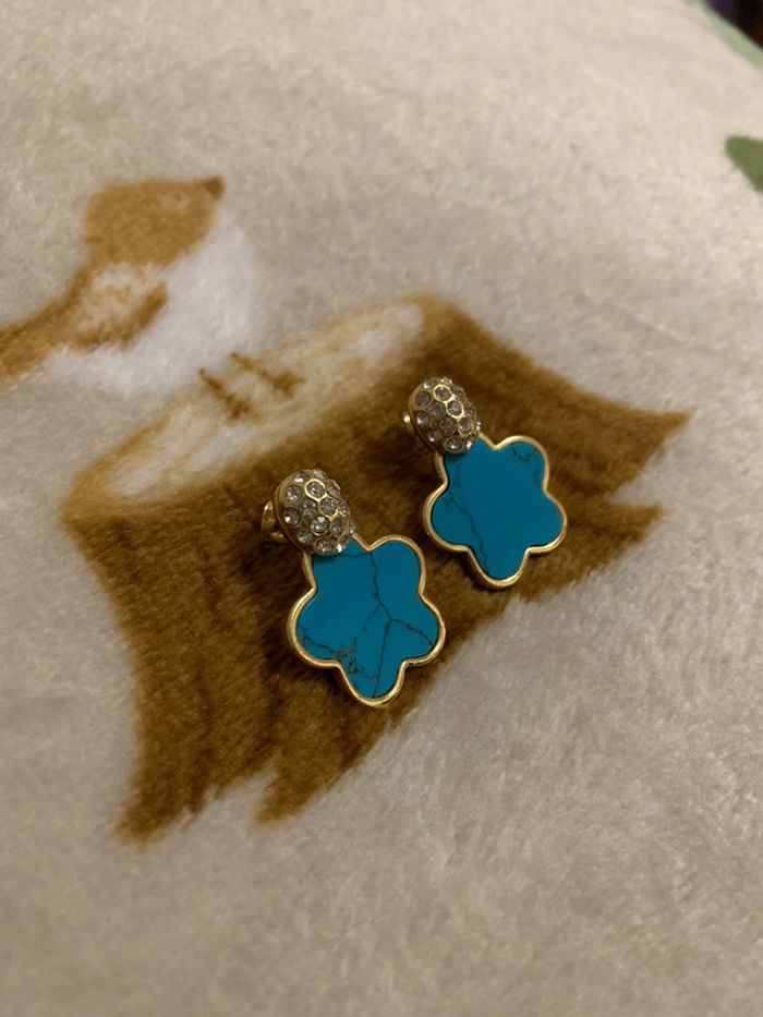 Boucles d’oreilles fleurs bleues effet marbré - photo numéro 2