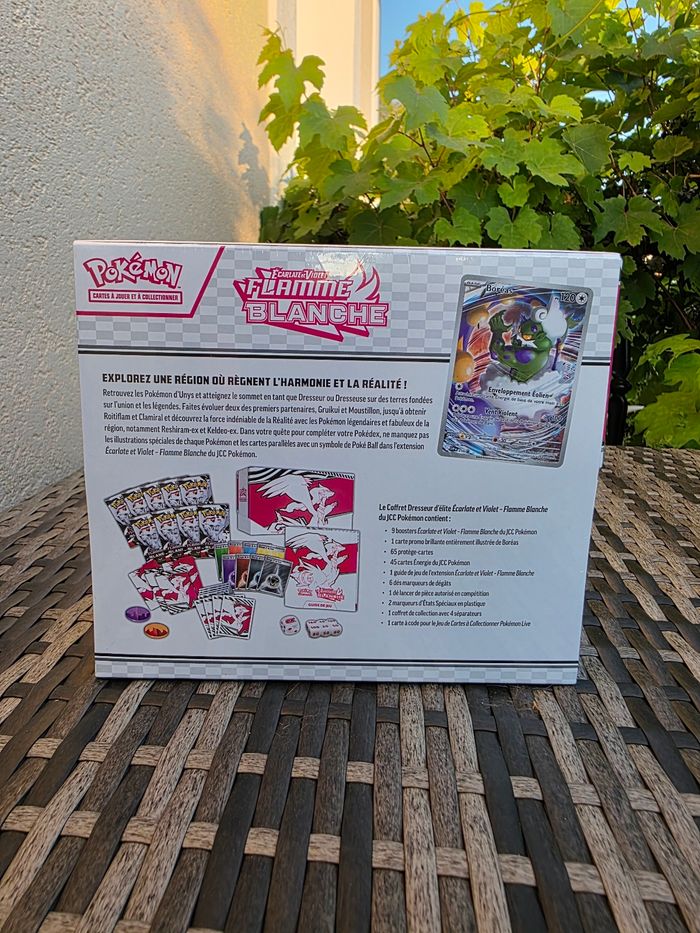 Pokémon: Coffret Dresseur d’élite Écarlate et Violet – Flamme Blanche – Reshiram - photo numéro 3