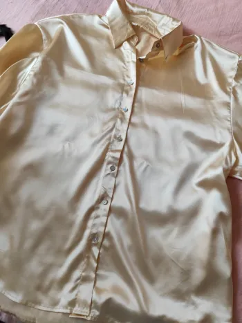 Superbe chemise femme couleur or taille M