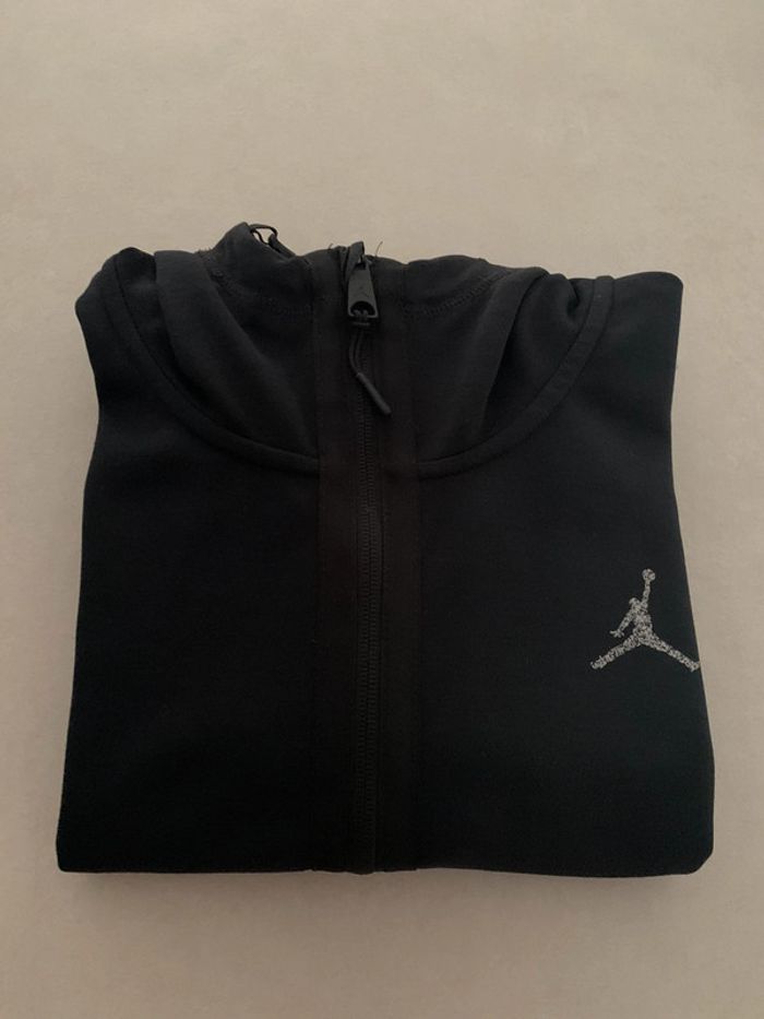 Veste noire à capuche Jordan taille S avec poches zipées comme neuve - photo numéro 5