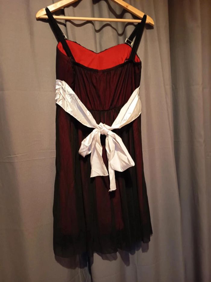 Robe soirée à bretelles. Voile noir, avec dessous fushia. Marque dolce vita - photo numéro 5