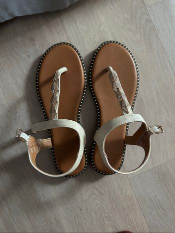 Sandales