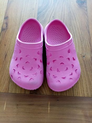 Crocs rose hipps