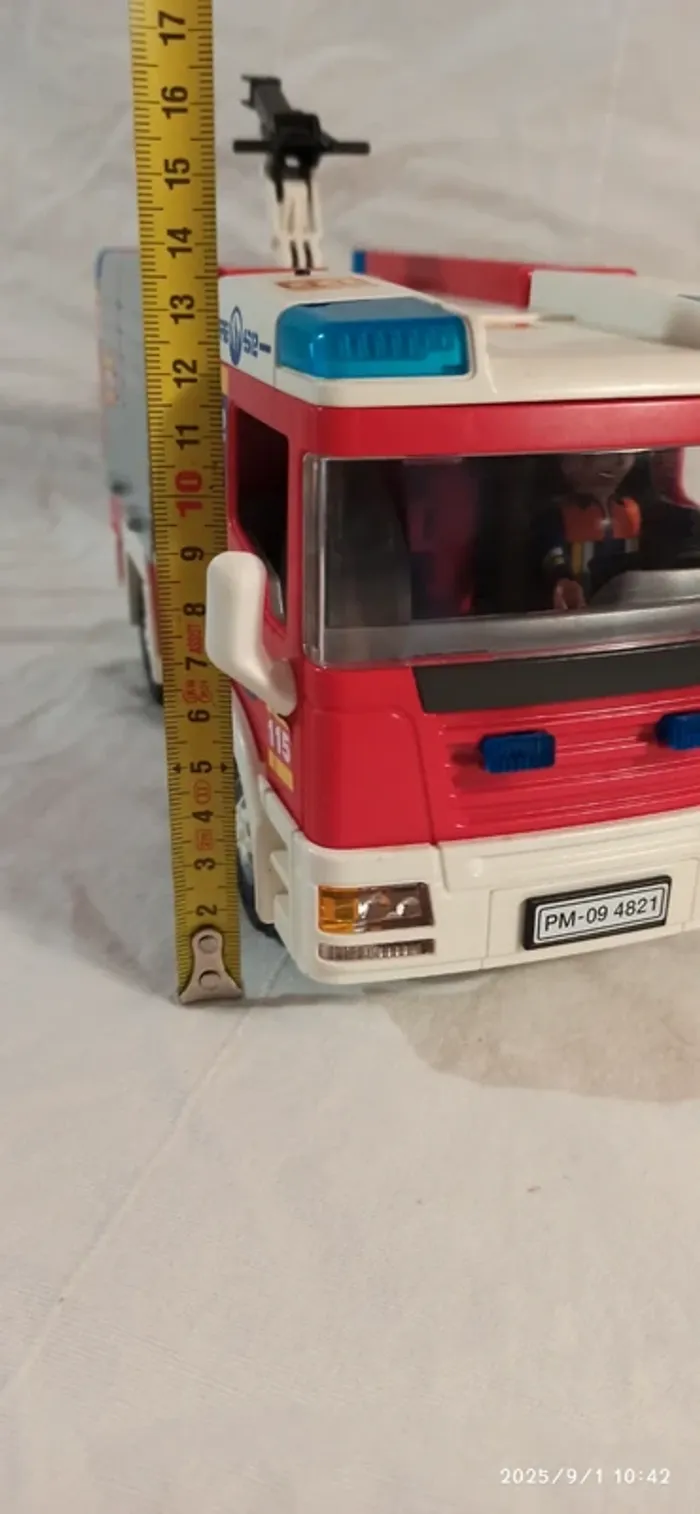 Camion de pompiers lumineux playmobil - photo numéro 17