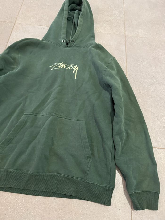 Sweat à capuche vert Stussy, bon état, taille L - photo numéro 2