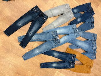 Lot 10 jeans garçon 4 ans