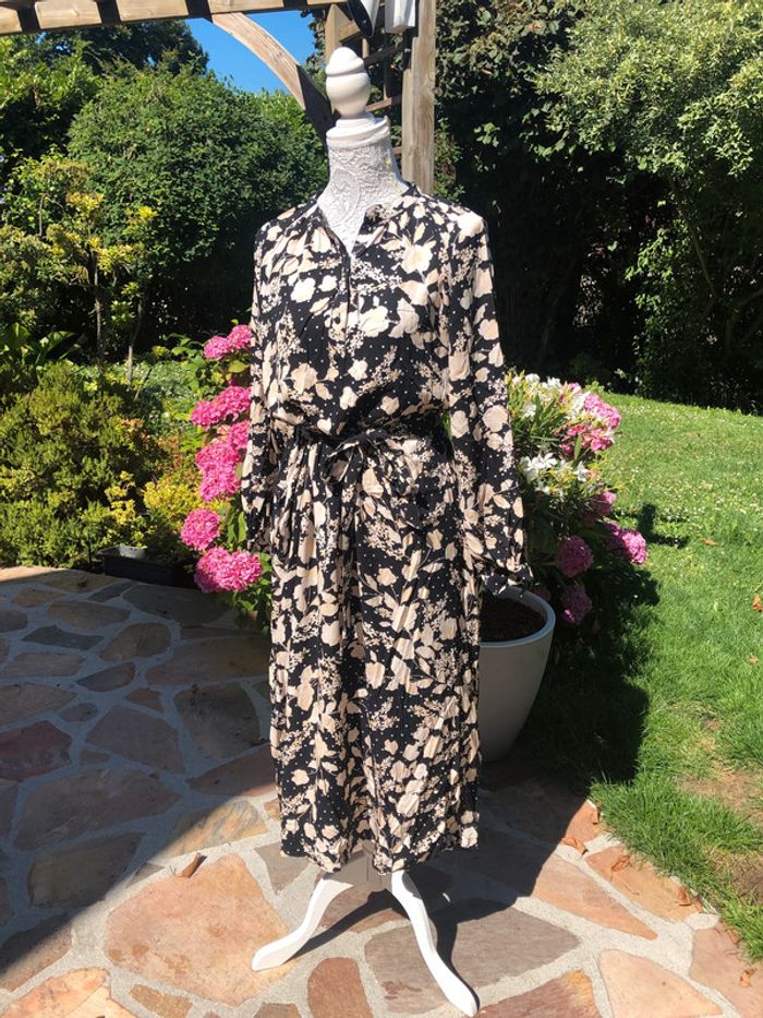 Robe H&M neuve taille 36 - photo numéro 3