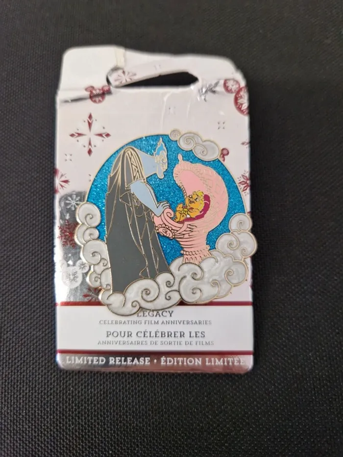 Disney Hercules Legacy Sketchbook Pin – 25th Anniversary – Limited Release