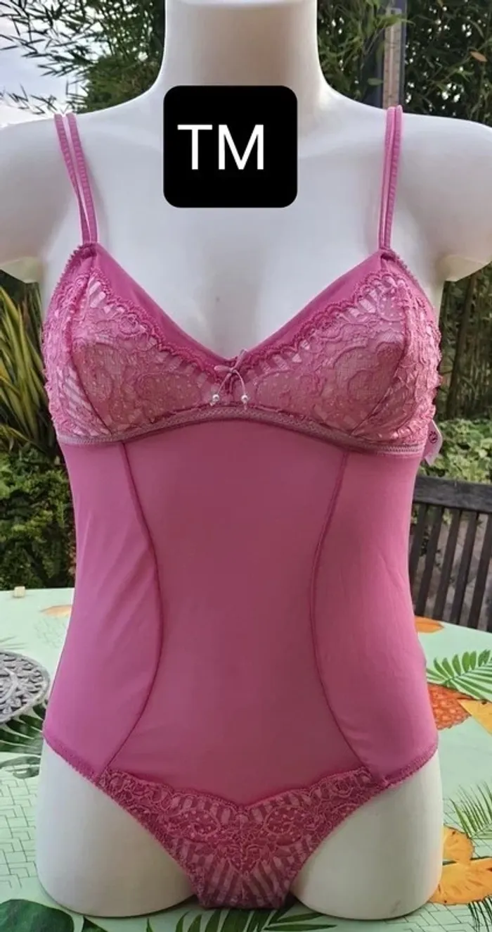 body rose Charlott'
