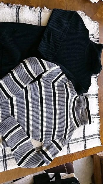 Lot de 2 sous pull fille taille 8 ans