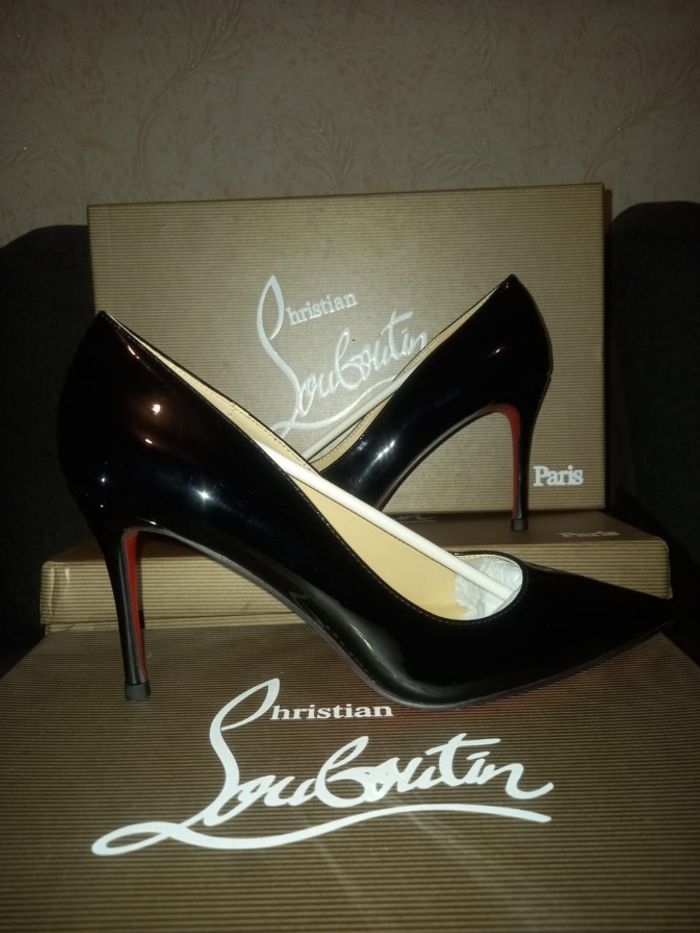 Louboutin - photo numéro 2