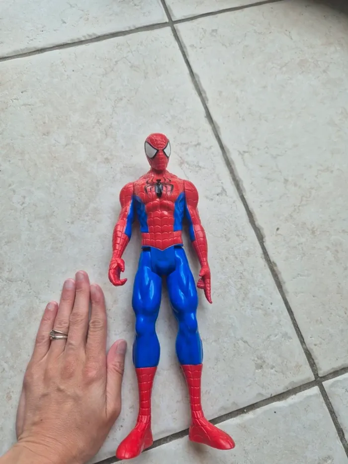 Magnifique figurine Spiderman Marvel - photo numéro 3